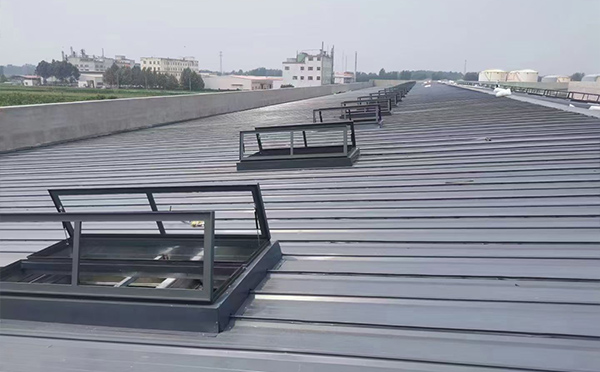 某中学室内体育馆静宁排烟窗改造项目