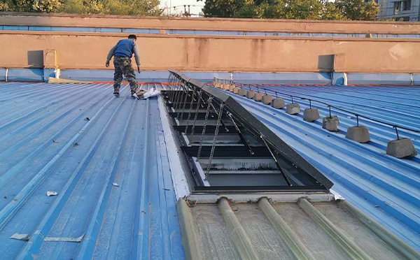 某区域性物流仓储中心静宁排烟窗系统安装项目