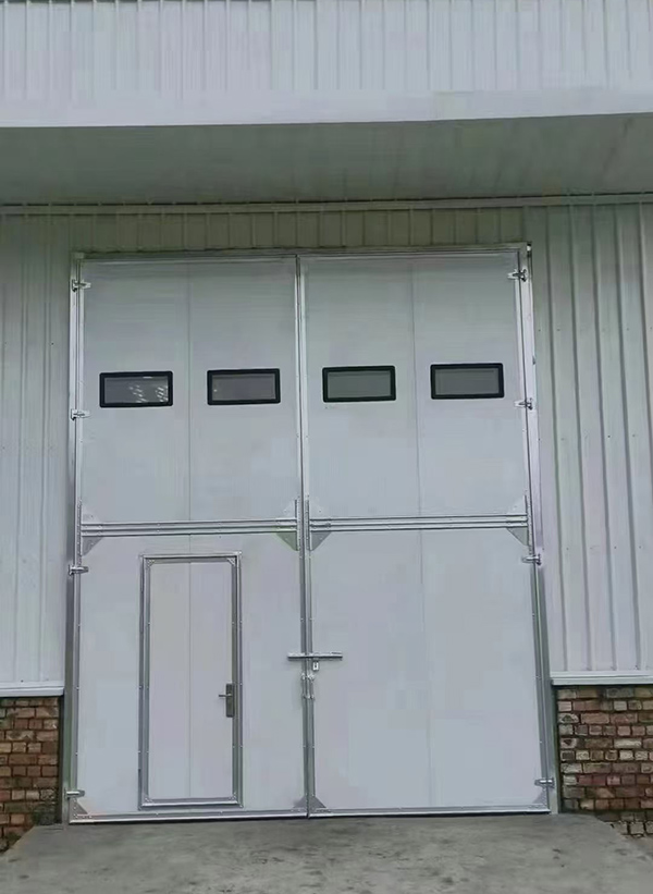 静宁工业门在设备装配车间出入口的实施记录